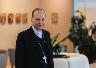 Biskup Jozef Haľko prináša počas leta seriál s názvom Leto s Ježišom