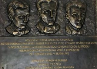Politickí väzni na neverejnej omši pripomenú Púčika, Tunegu a Tesára