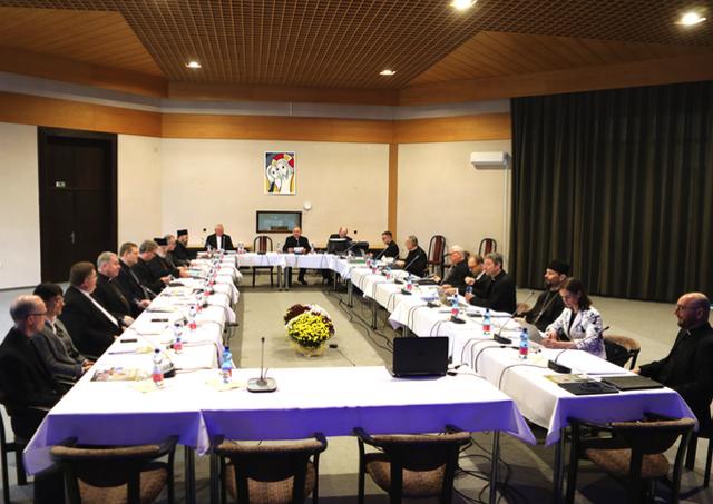Biskupi sa zídu na 115. plenárnom zasadnutí v Badíne. Voliť budú aj predsedu