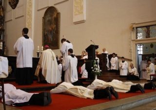 Medzi klerikov Trnavskej arcidiecézy pribudnú štyria noví diakoni