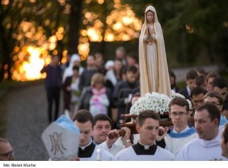 Verbisti a Farnosť Nitra - Kalvária pozývajú opäť na Večer s Máriou
