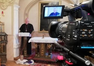 TV LUX pozýva sledovať televízne exercície s biskupom Stolárikom