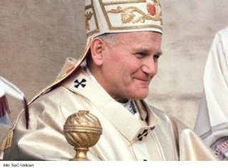 Náštevu Jána Pavla II. pripomenú v Bratislave, Trnave, B. Bystrici a v Rožnave
