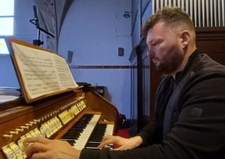 V kostole v Cíferi pozývajú na organový recitál organistu Istvána Nagya