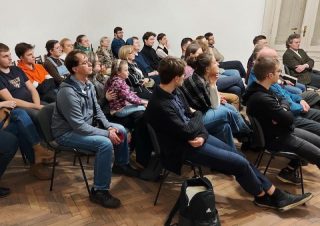 Návrat k Newmanovej Idei univerzity pokračuje diskusiou so sudcom ÚS