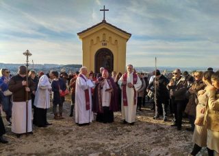 Pôstne krížové cesty na nitrianskej Kalvárii budú reflektovať jubilejný rok