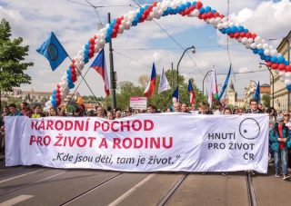 Pochod pre život v Prahe podporí na konci marca tehotné ženy a rodiny