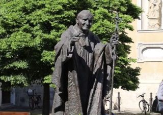 Na Univerzitnom námestí v Trnave zas vzdajú poctu svätému Jánovi Pavlovi II.