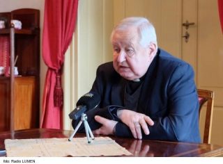 Katolícke médiá po úmrtí spišského biskupa Sečku upravujú program