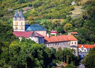Pozvánka na púť na slávnosť Krista Kráľa do baziliky v Hronskom Beňadiku
